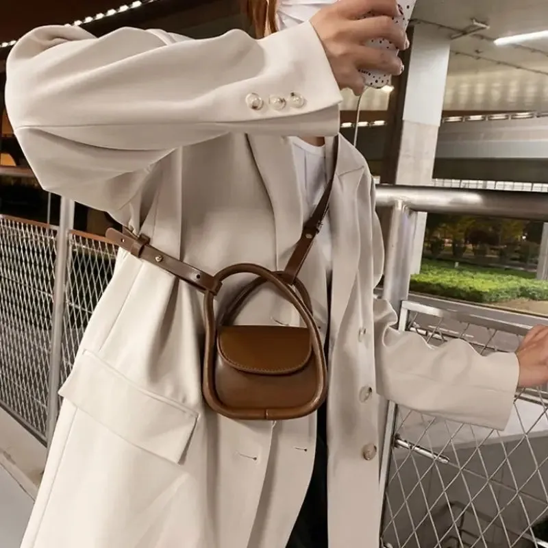 Alexia | Trendy Mini Crossbody Saddle Bag – Stylish & Functional