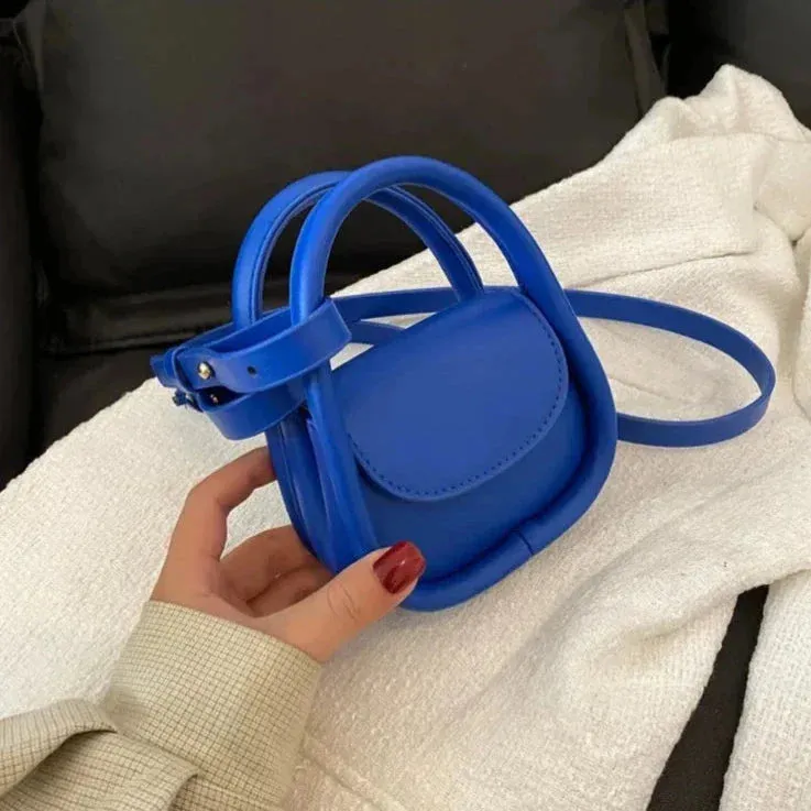 Alexia | Trendy Mini Crossbody Saddle Bag – Stylish & Functional