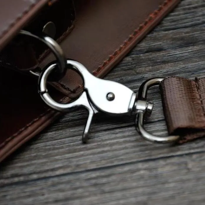 Euwan | Sleek Handheld Organizer with Unique Handle Design