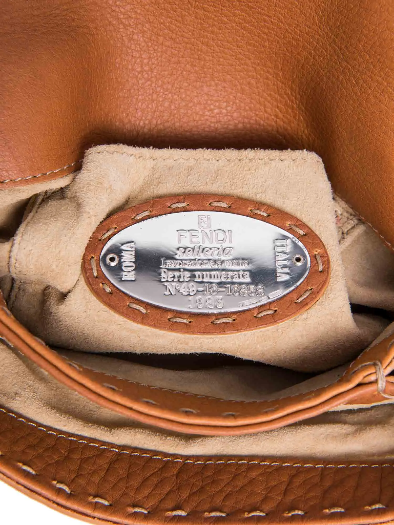 Fendi Messenger Salleria Reliable service Leather Classy Bag Brown