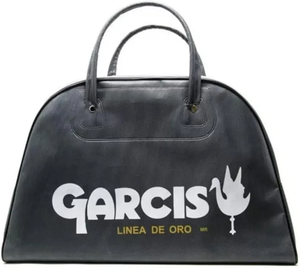 Garcis Retro Nylon Duffle Bag in Gray – Stylish, Semi-Rigid Handheld Travel Bag, Perfect for Sports, Gym, and Weekend Getaways