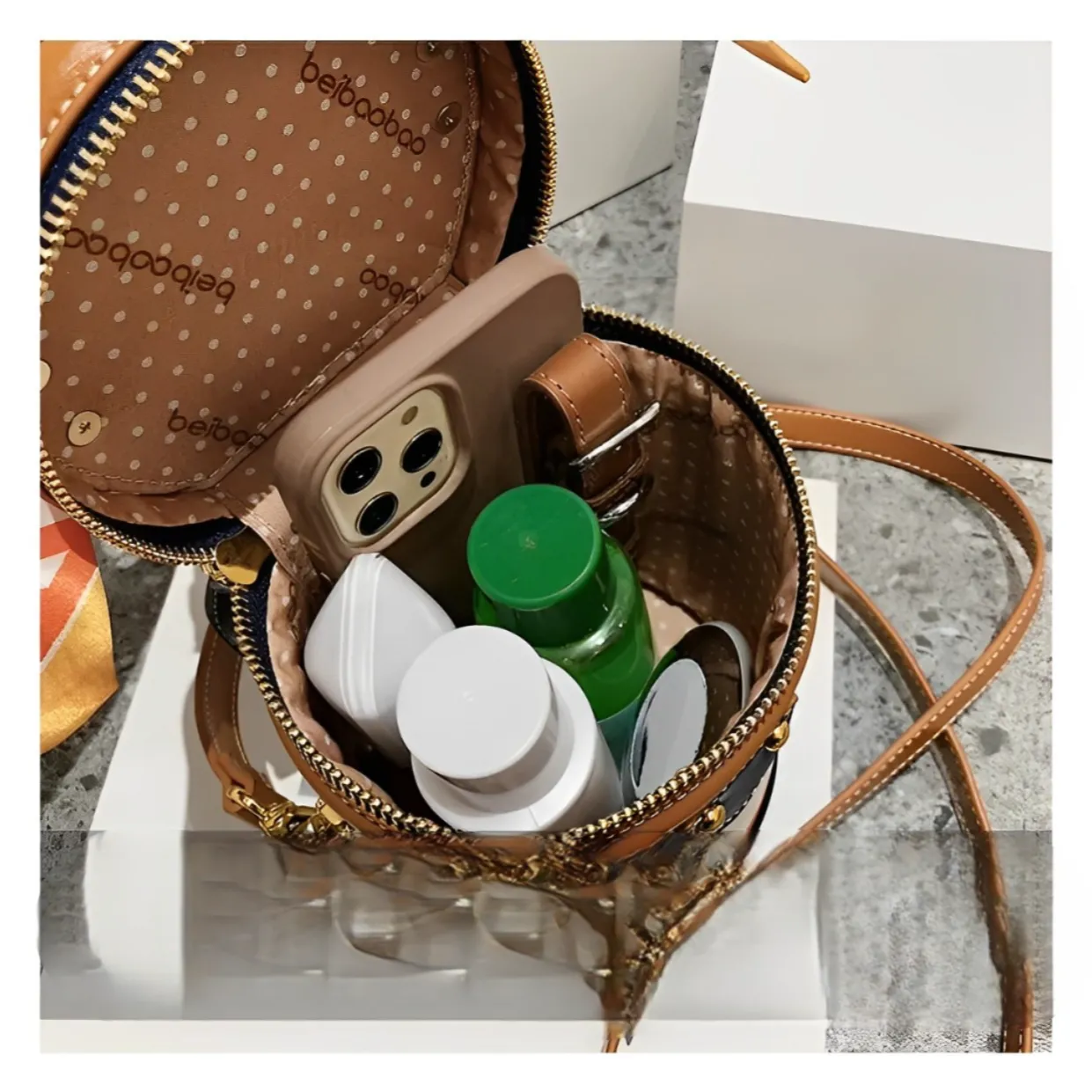 Glenda | Elegant Bucket Crossbody Bag with Unique Handle Design