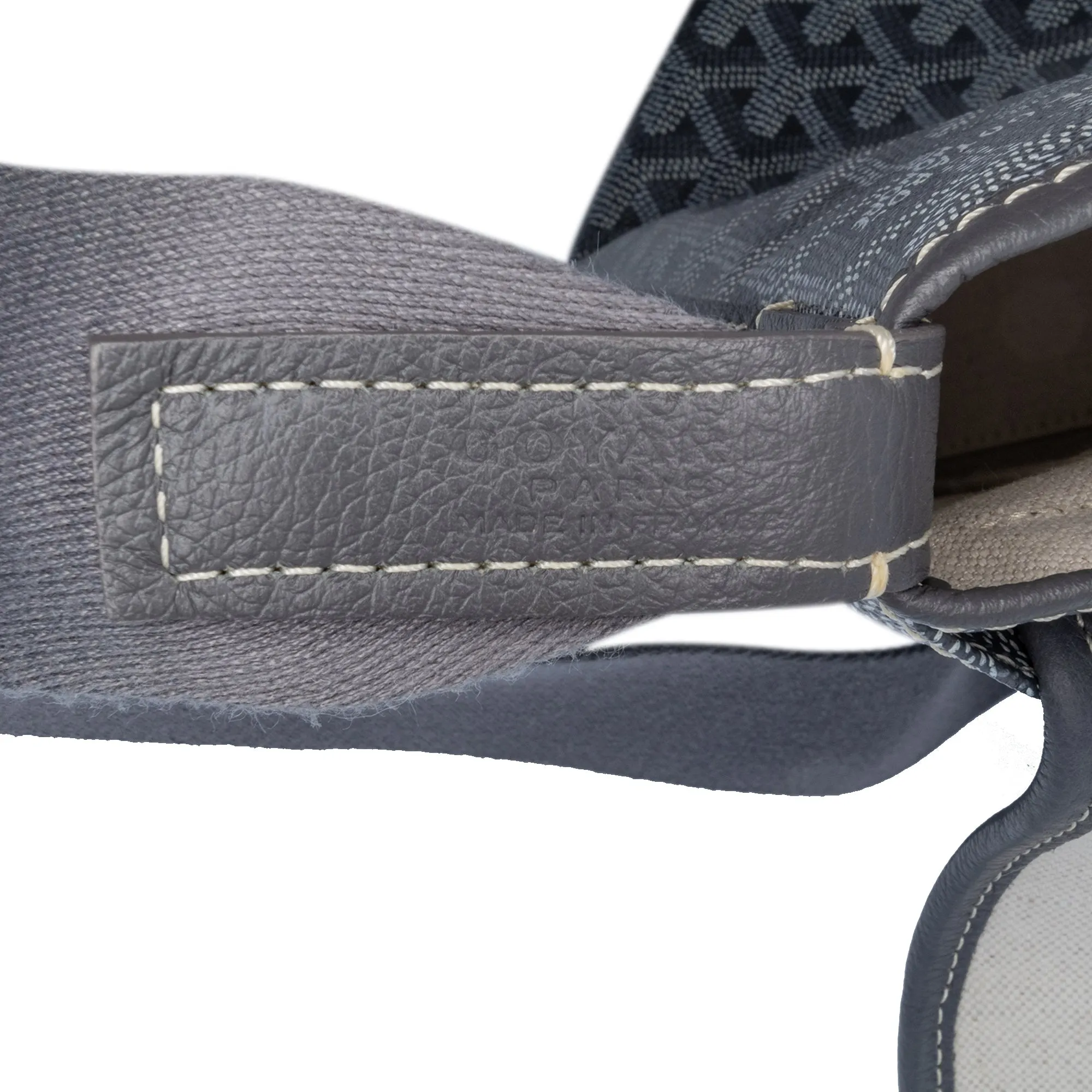 Goyardine Capetien Messenger