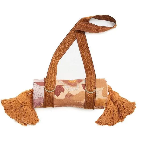 Grandé Fleur Picnic Rug - Dawn