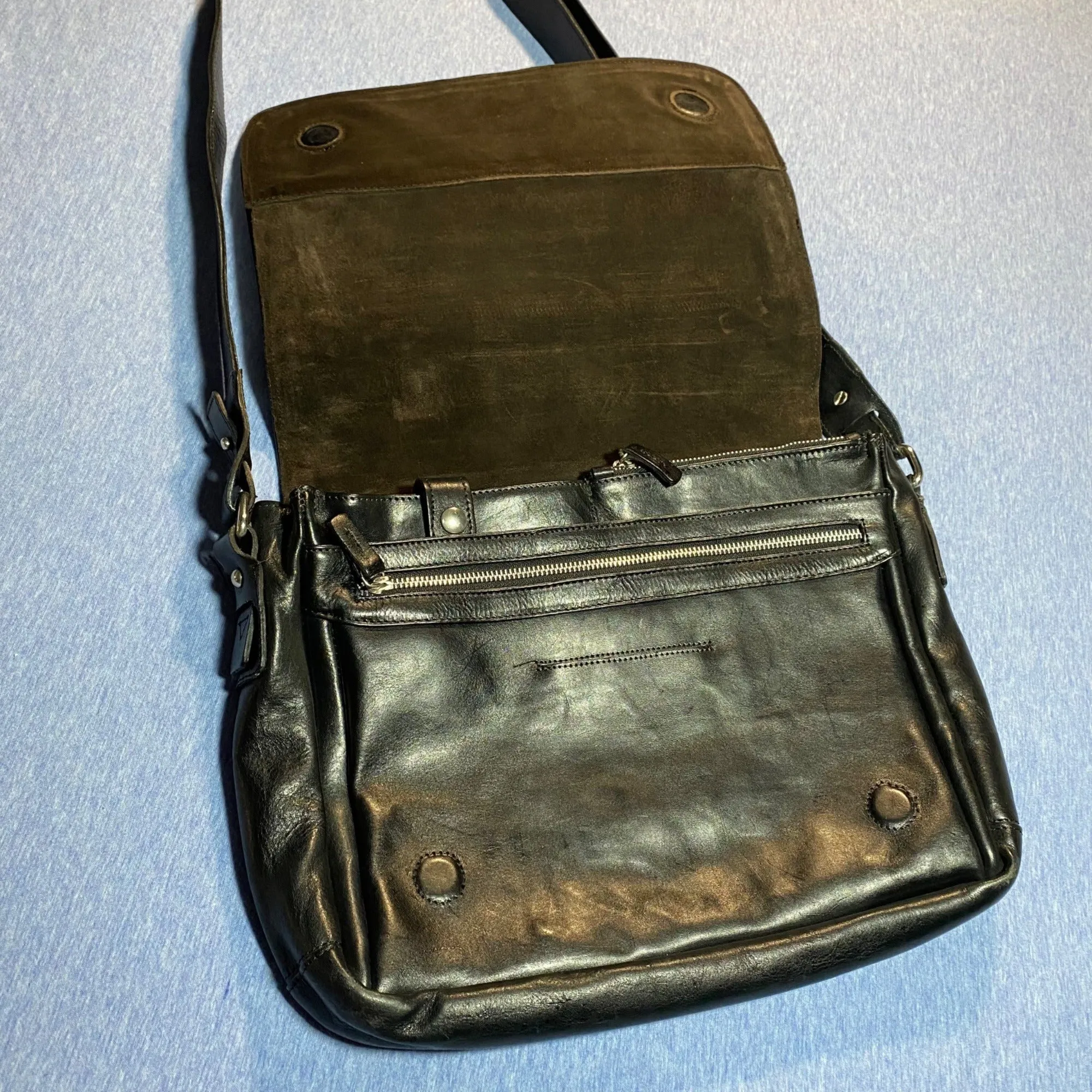 In Pell Genuine Leather 13" Messenger Bag with Adjustable Strap