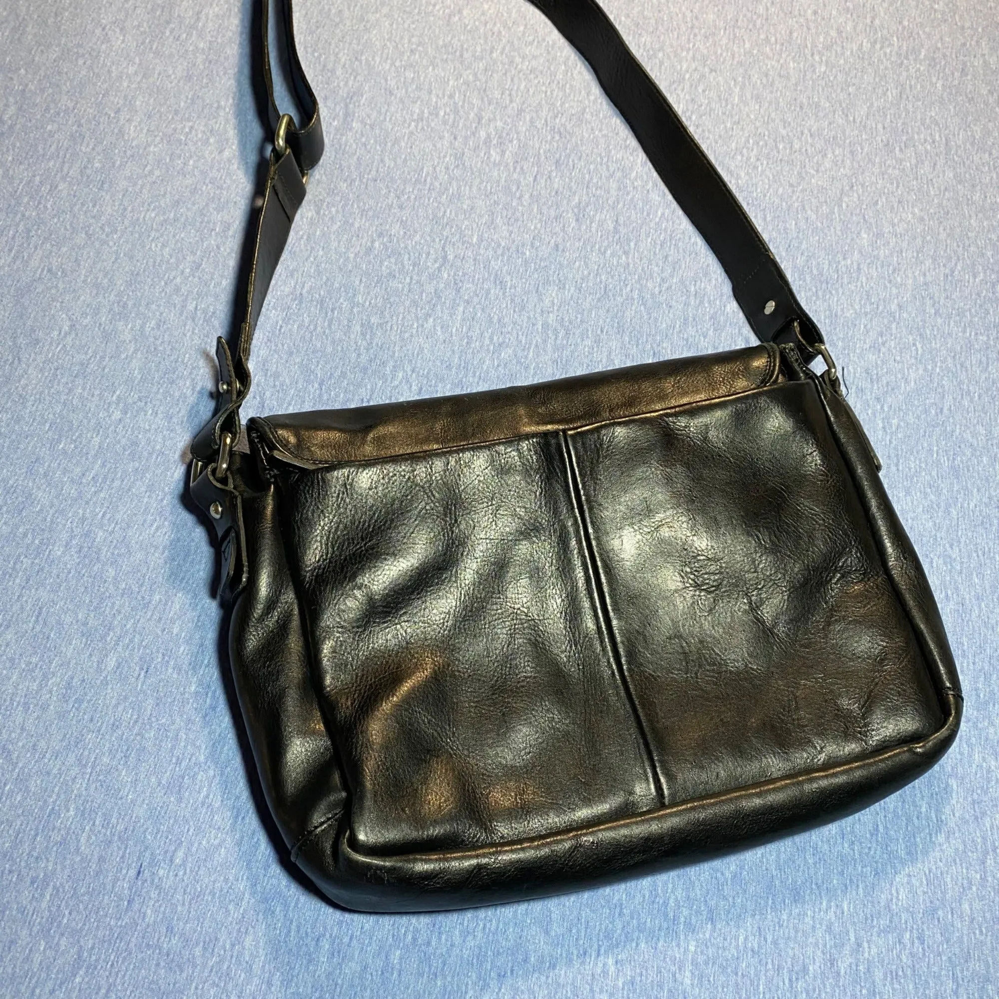 In Pell Genuine Leather 13" Messenger Bag with Adjustable Strap
