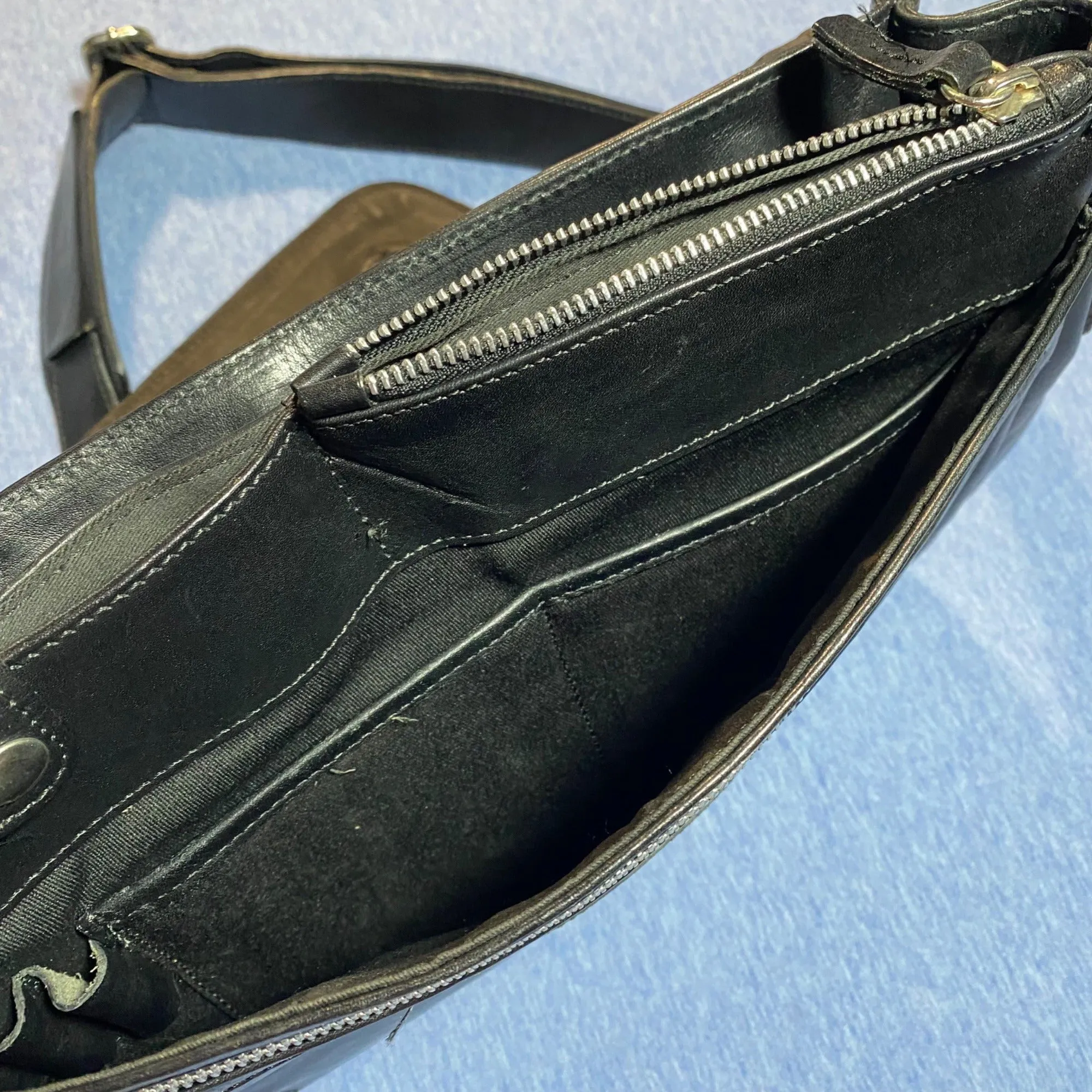 In Pell Genuine Leather 13" Messenger Bag with Adjustable Strap
