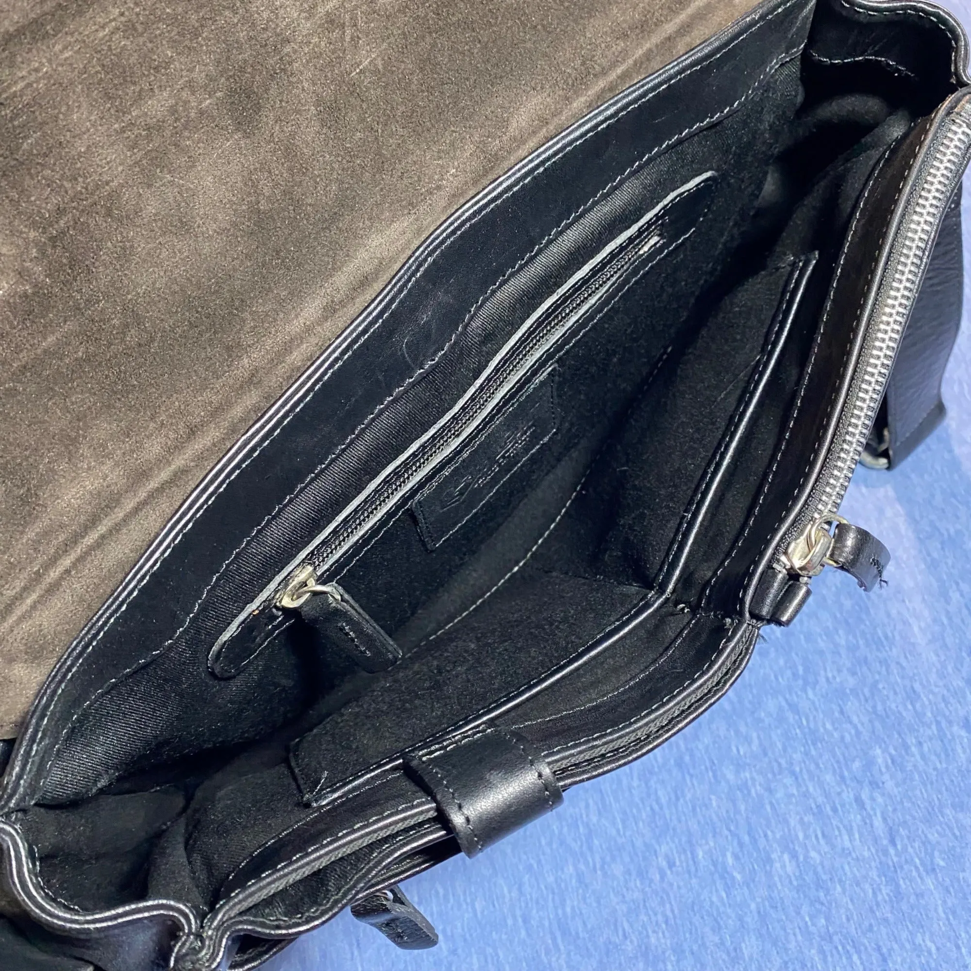 In Pell Genuine Leather 13" Messenger Bag with Adjustable Strap