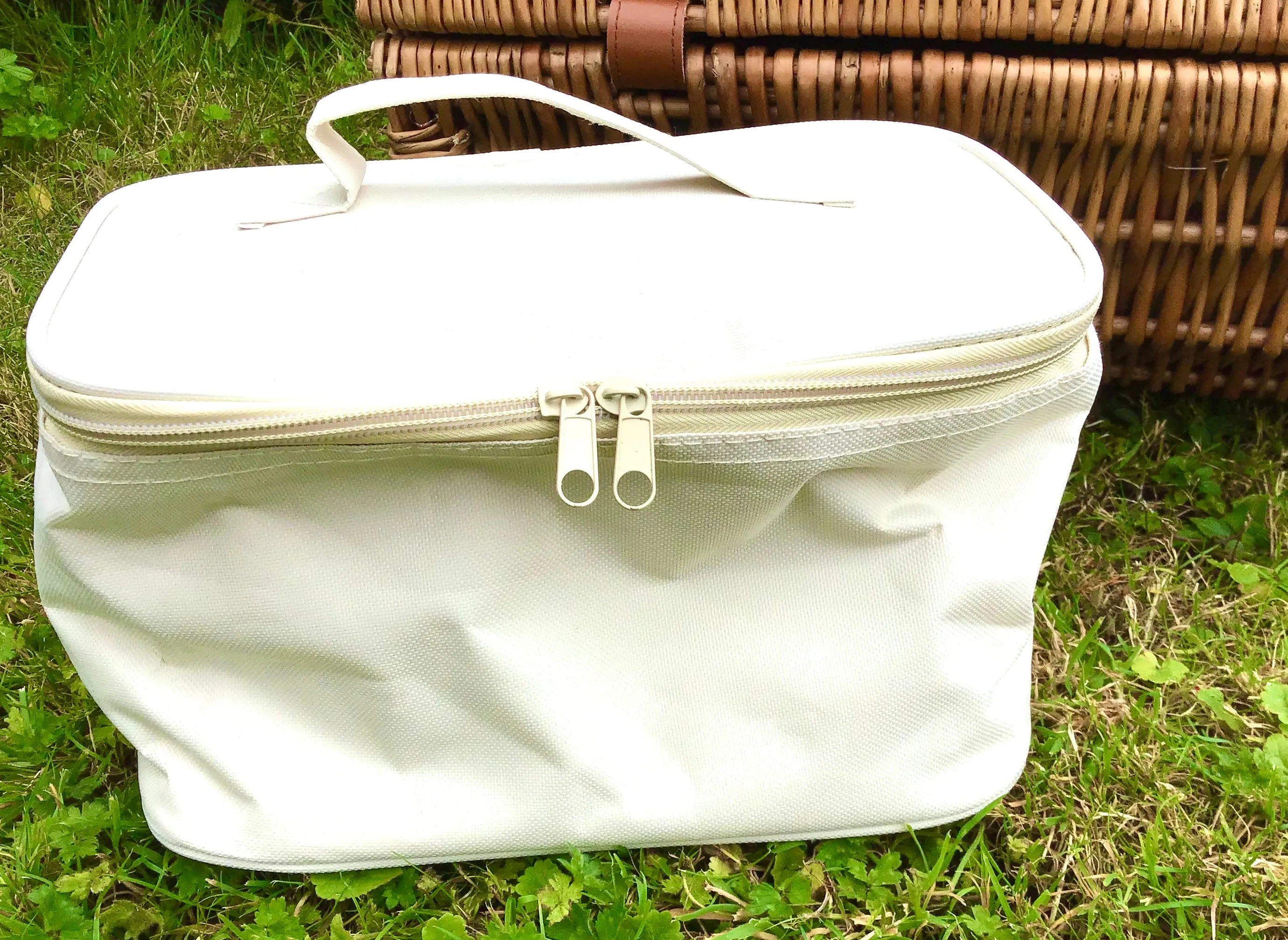 Insulated cooler bags