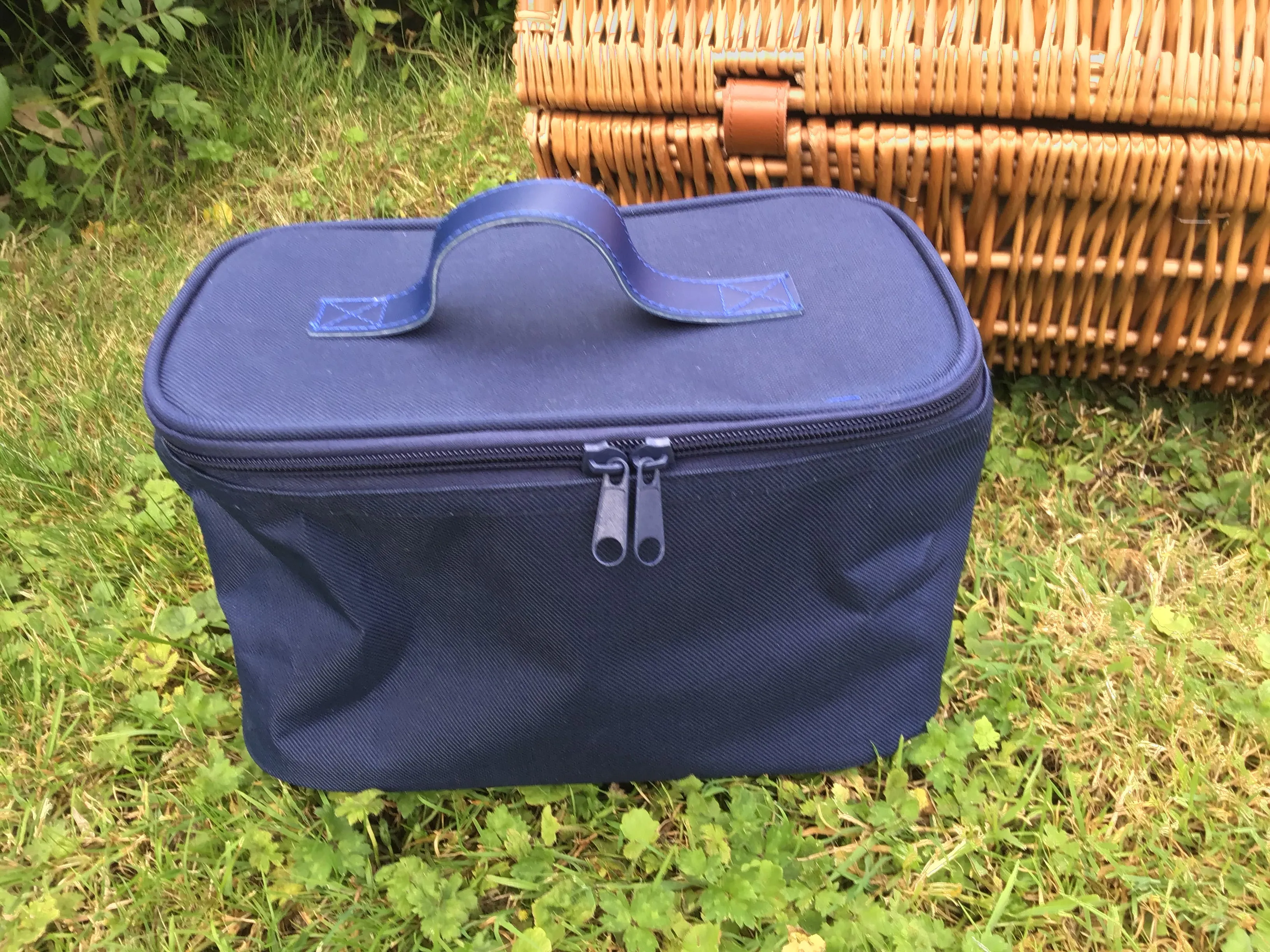 Insulated cooler bags