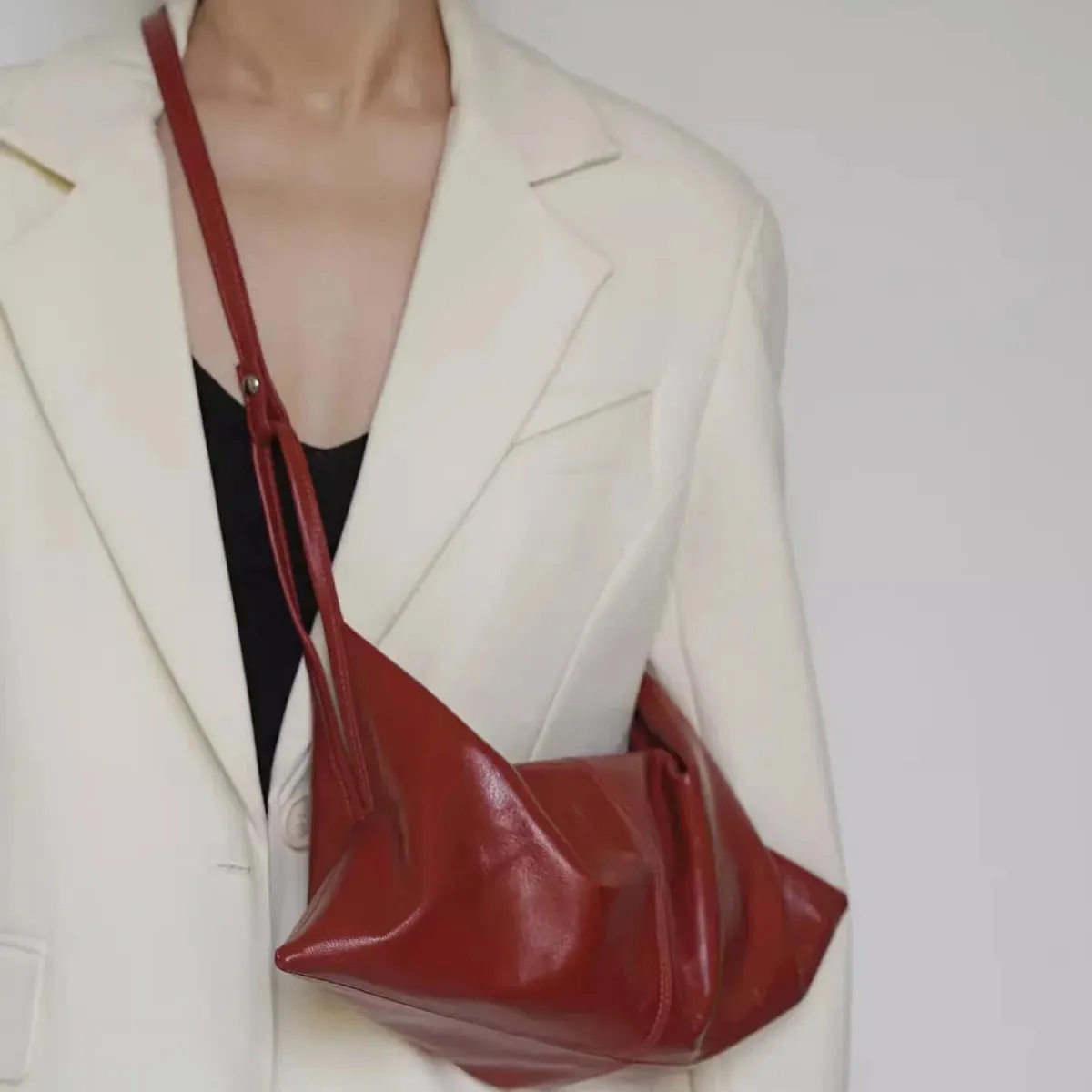 Lizzy | Pleated Minimalist Shoulder Bag for Everyday Elegance