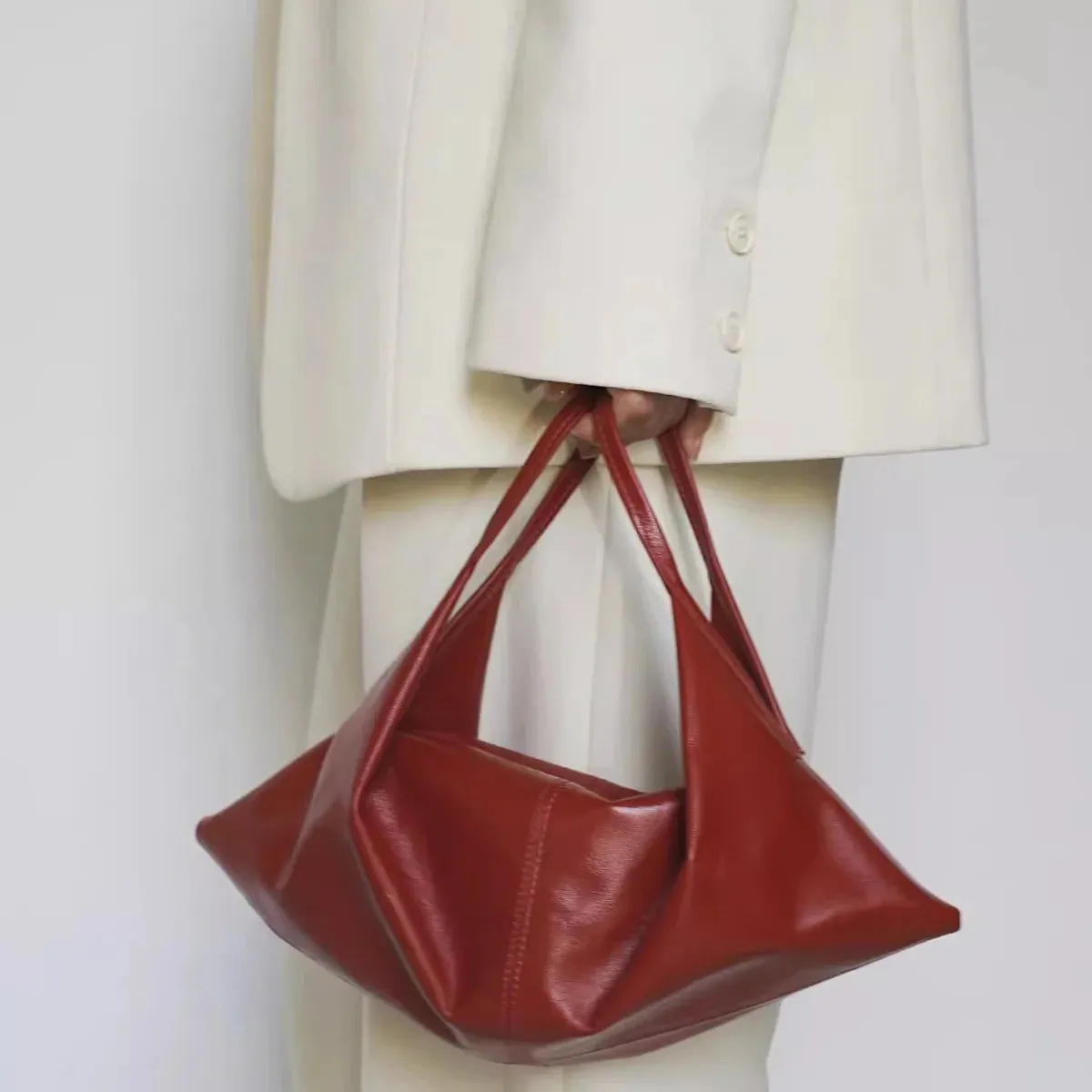 Lizzy | Pleated Minimalist Shoulder Bag for Everyday Elegance