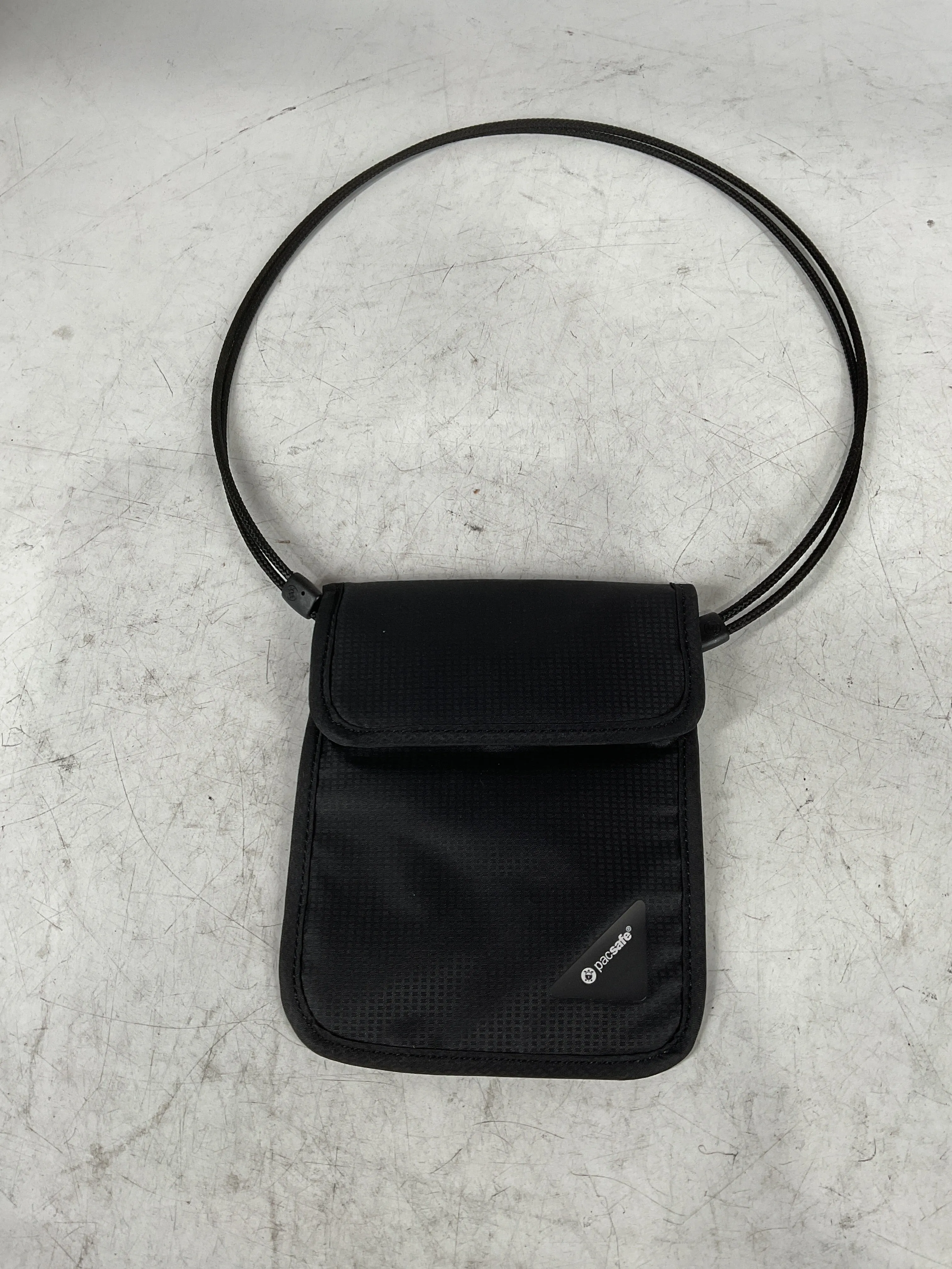 Pacsafe Coversafe X75 Anti-theft RFID Blocking Neck Pouch U1
