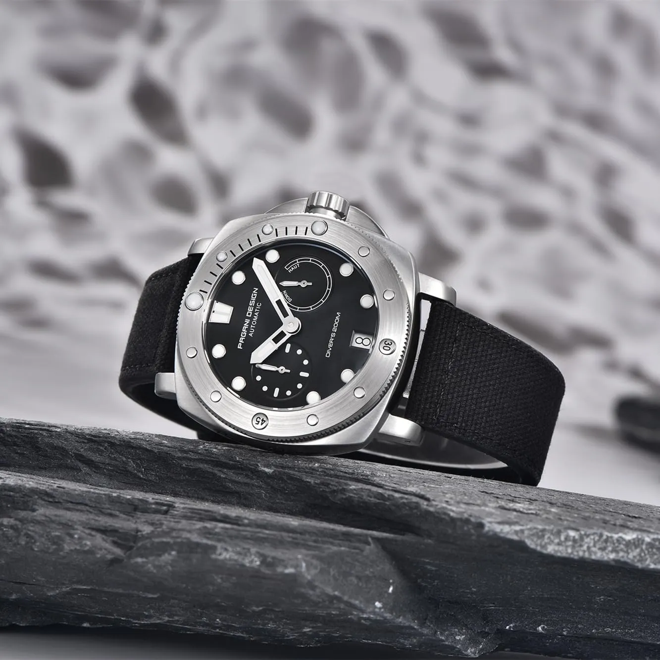 Pagani Design Men's Automatic Mechanical Watch Sports Diving Waterproof Nylon Band Men's Watch Automatic Calendar Sapphire Glass Watch