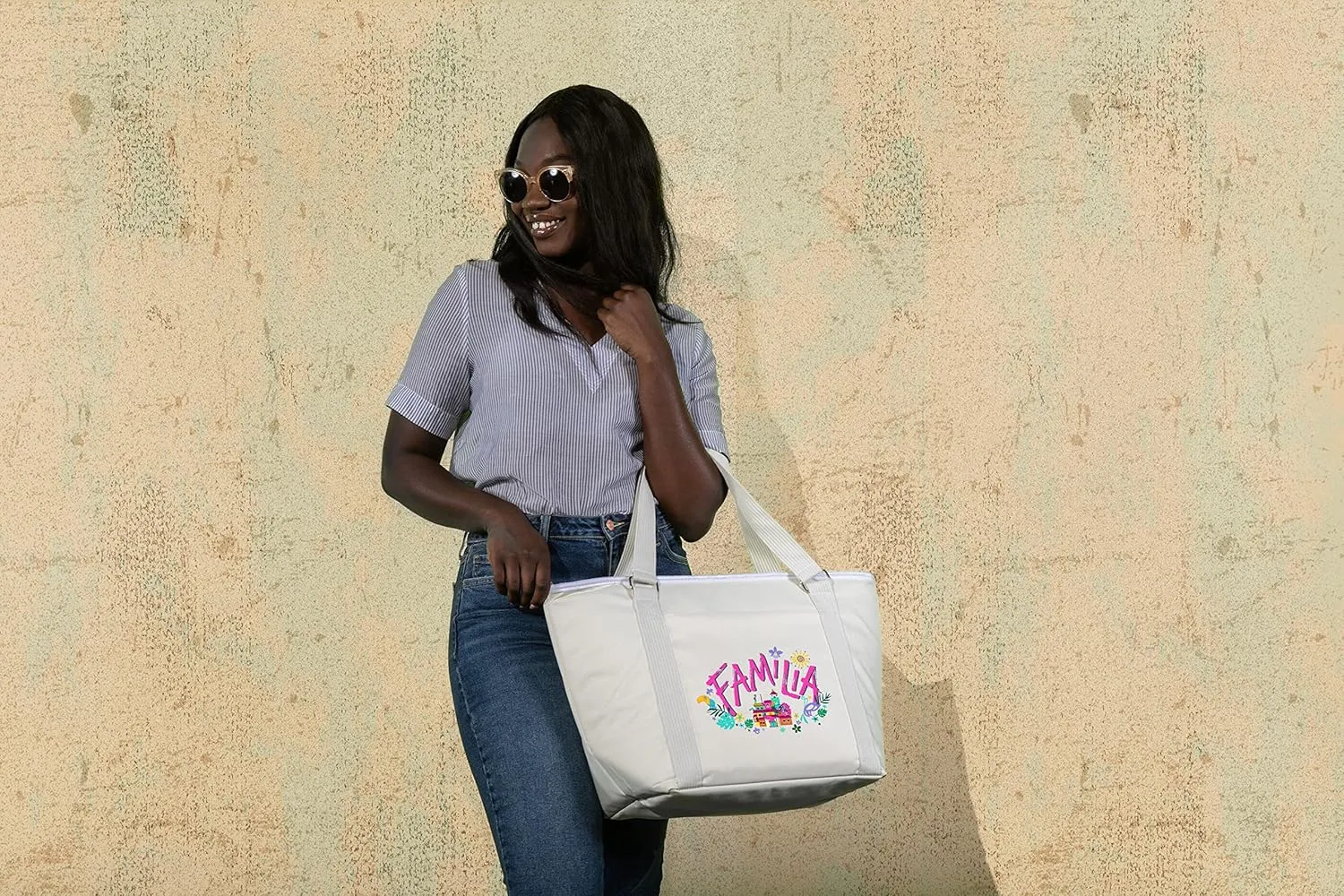 PICNIC TIME Disney Encanto Familia Topanga Tote Cooler Bag