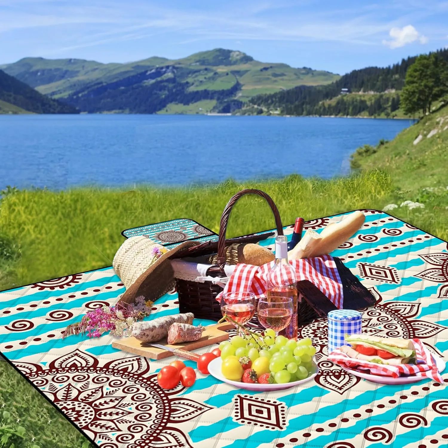 Poedist Extra Large Picnic Blanket Waterproof,80"x 80"Foldable Machine Washable Beach Blanket,Outdoor Blanket for 6-8 Adults,Suitable for Indoor Crawling,Park Beach,Camping,Hiking,Family Travel