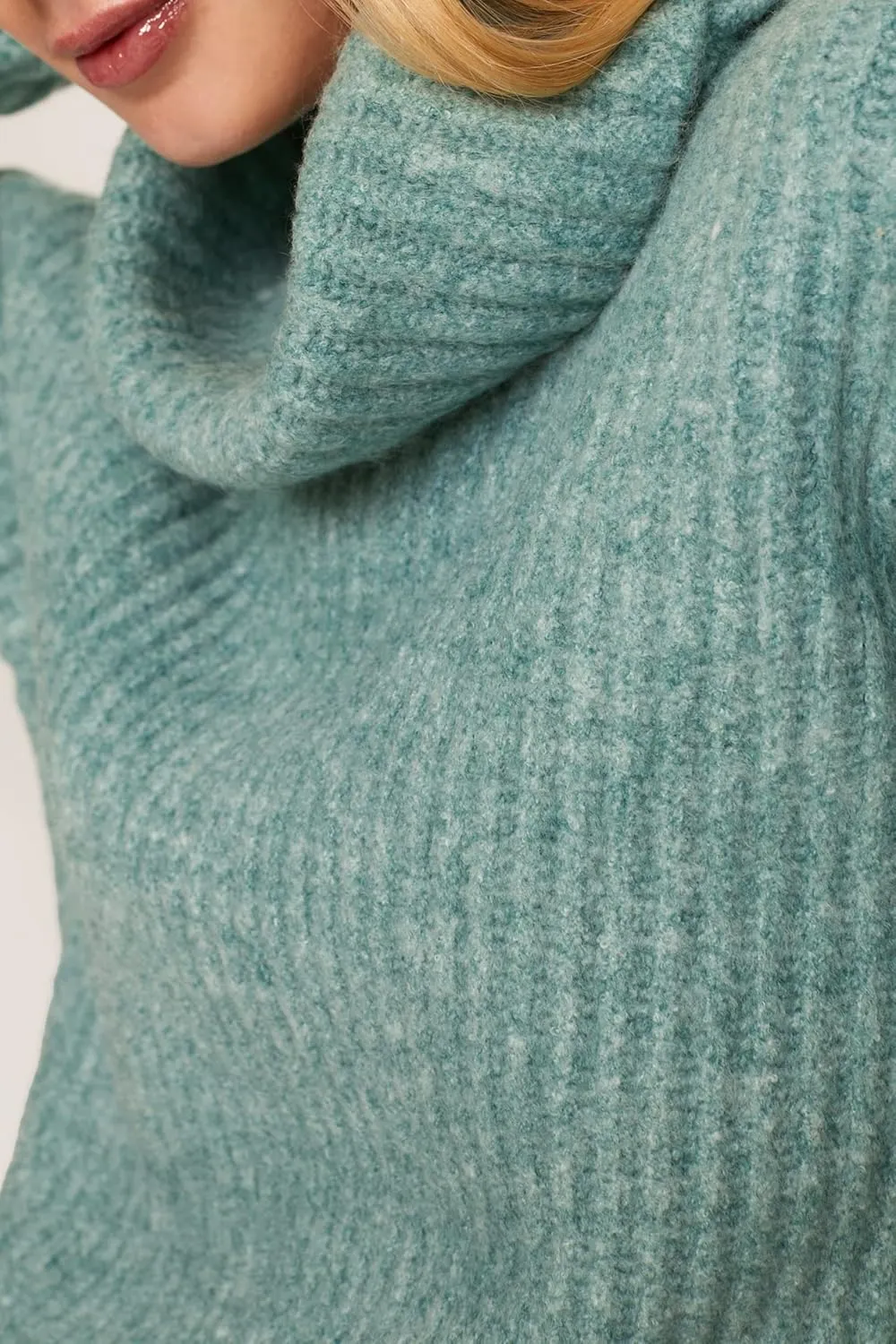 RTR Design Collective Cropped Chunky Sweater
