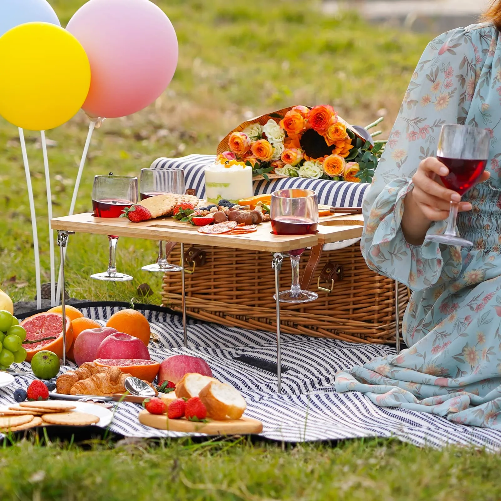 Striped Wicker Picnic Basket Set For 4