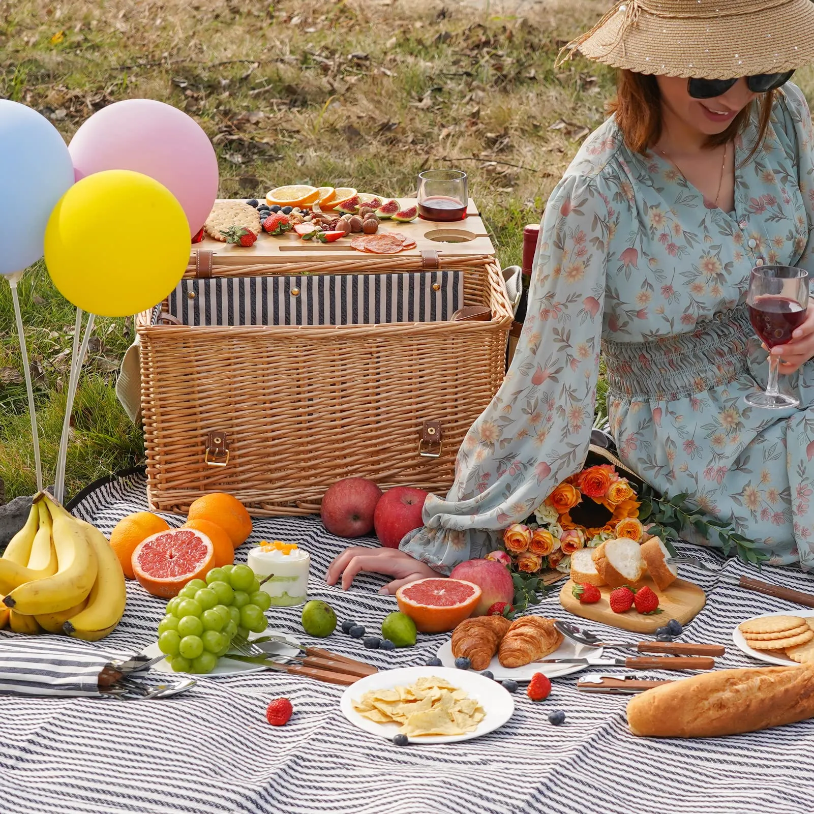 Striped Wicker Picnic Basket Set For 4