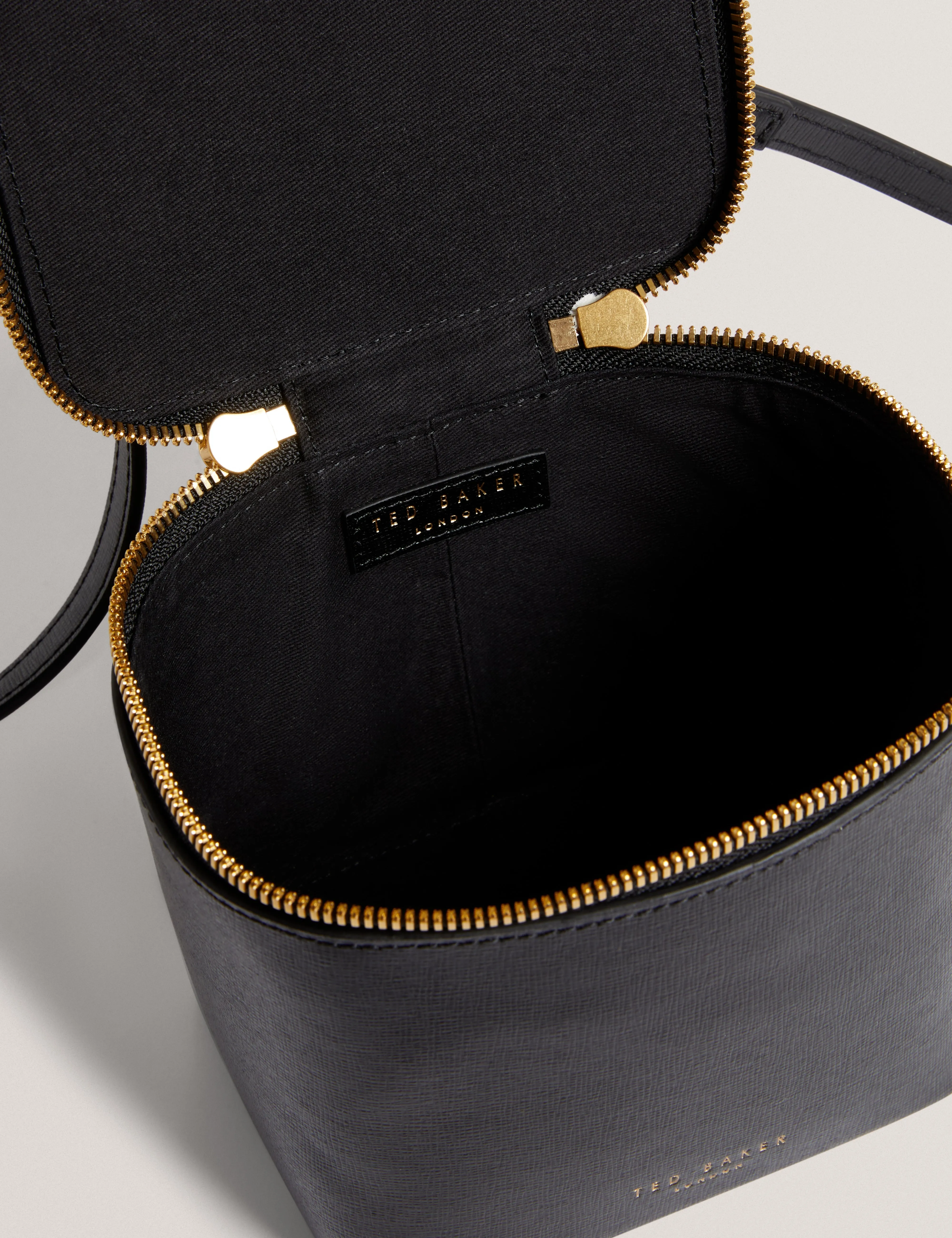 Tiillyy Travel Novelty Crossbody Black