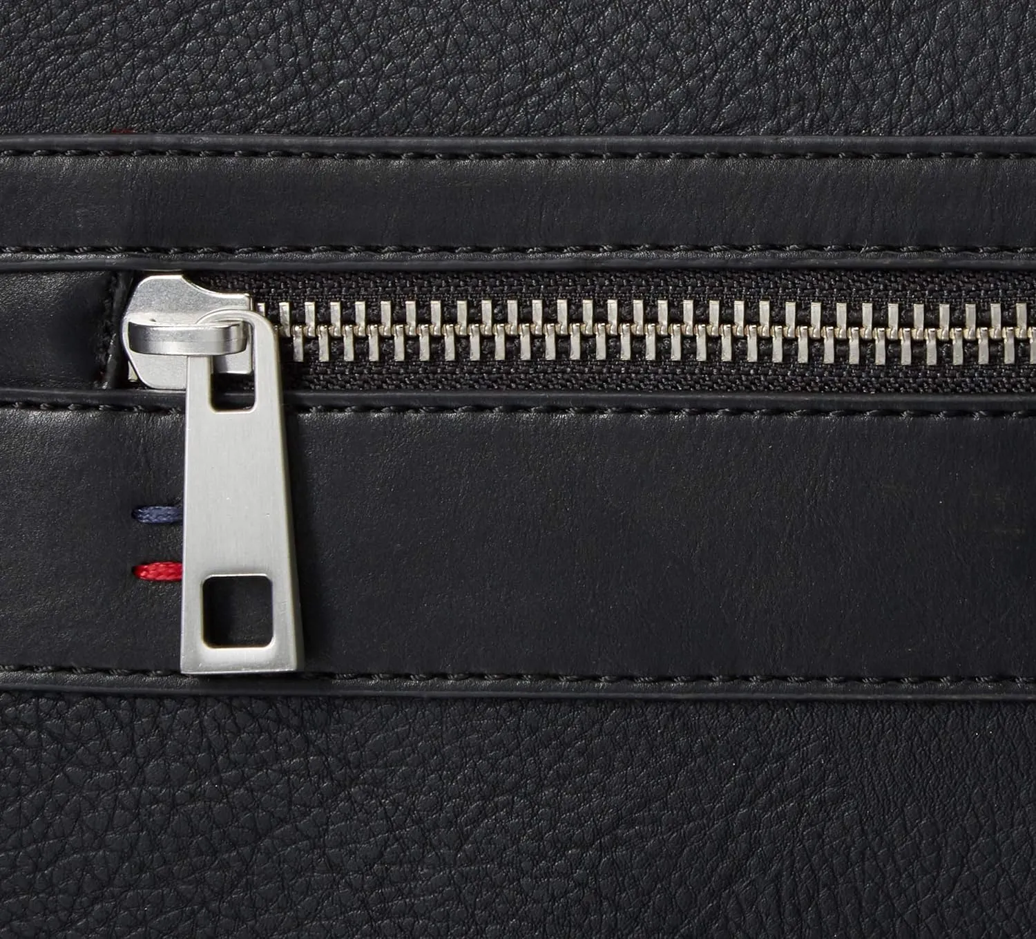 Tommy Hilfiger Men's Leo Messenger Bag