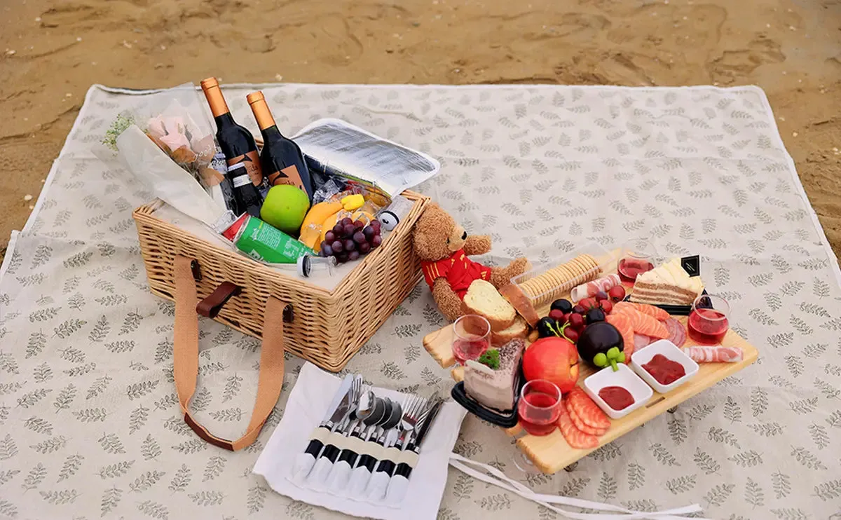 Vintage Insulated Wicker Picnic Basket Set